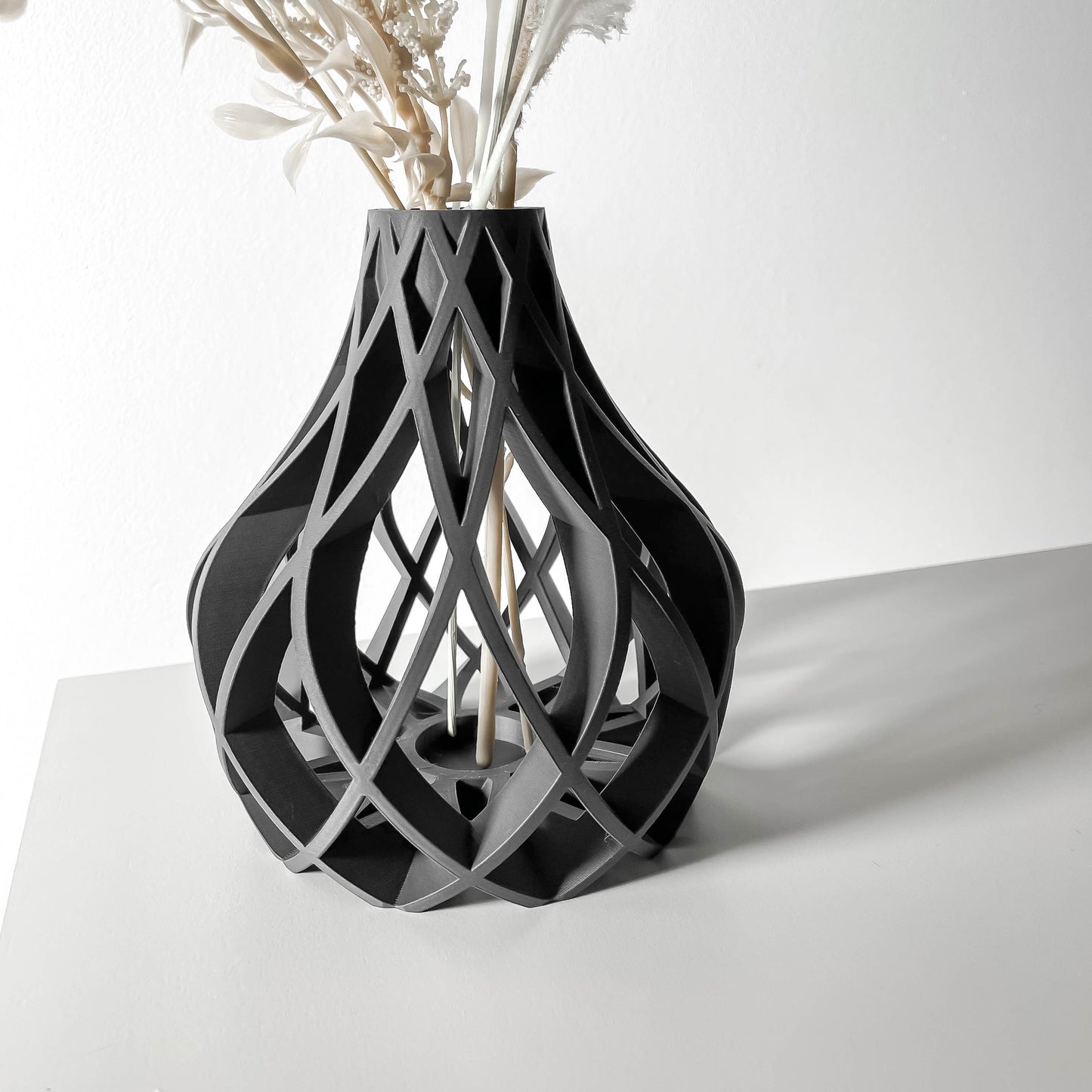 Vukan Vase, Modern and Unique Home Decor